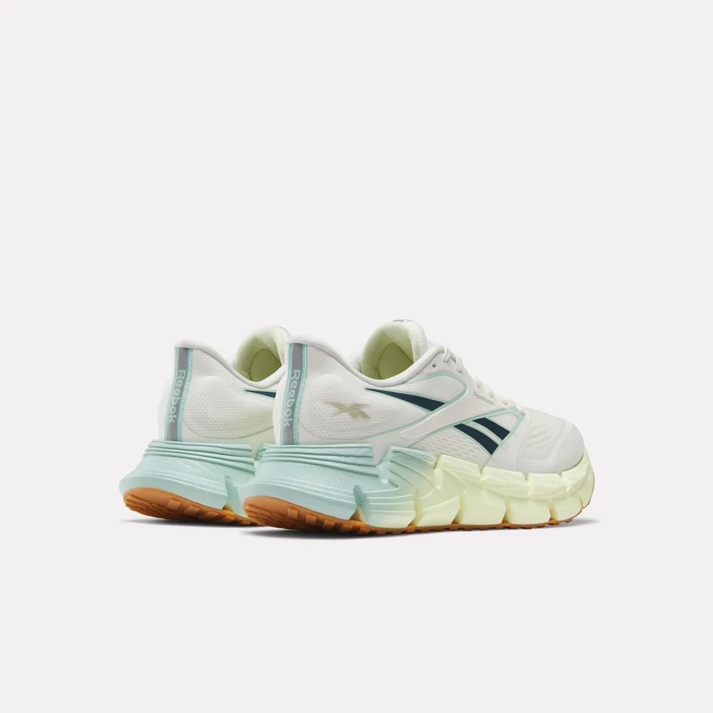 Reebok Floatzig 2 Tenis beige de mujer para correr