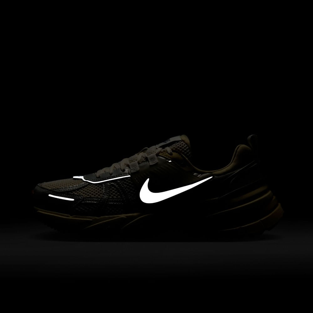 Nike W Nike V2K Run Tenis gris de mujer lifestyle