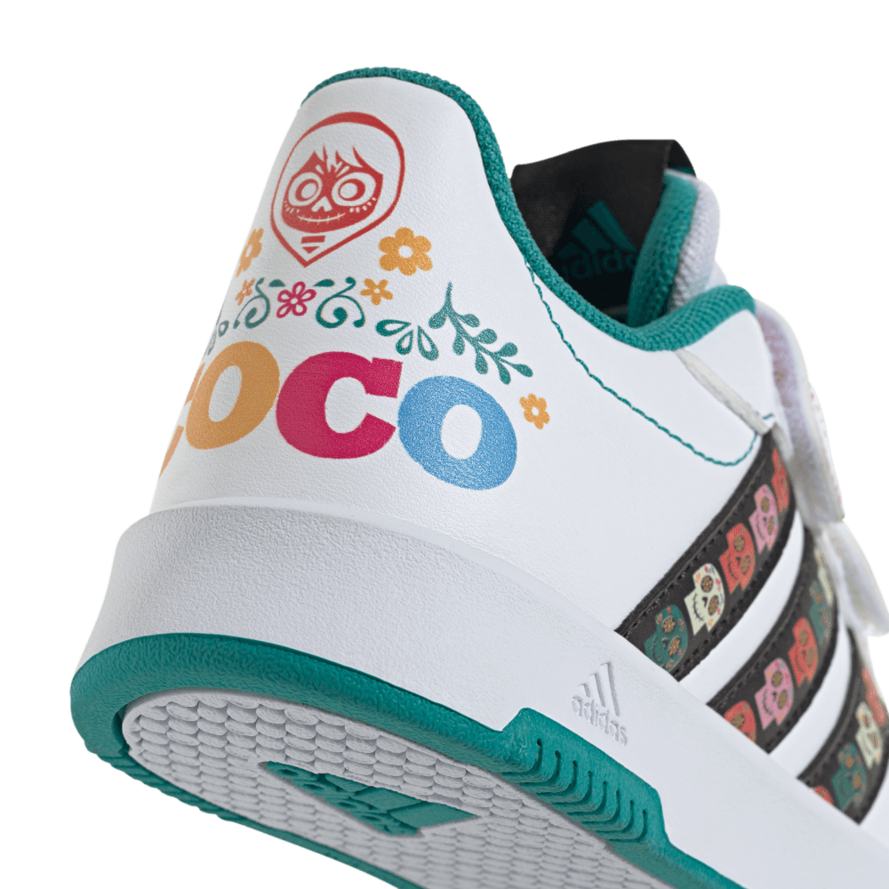 Adidas Tenis Adidas Disney Coco Tensaur Ninos blanco de niño lifestyle