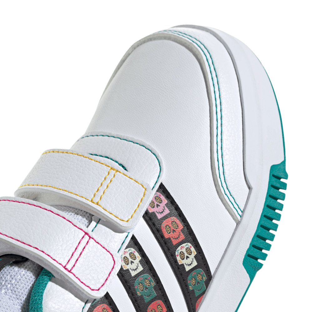 Adidas Tenis Adidas Disney Coco Tensaur Ninos blanco de niño lifestyle