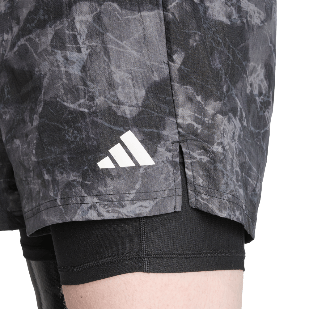 Adidas Short 2 En 1 Own The Run Spray Dye gris de hombre para correr