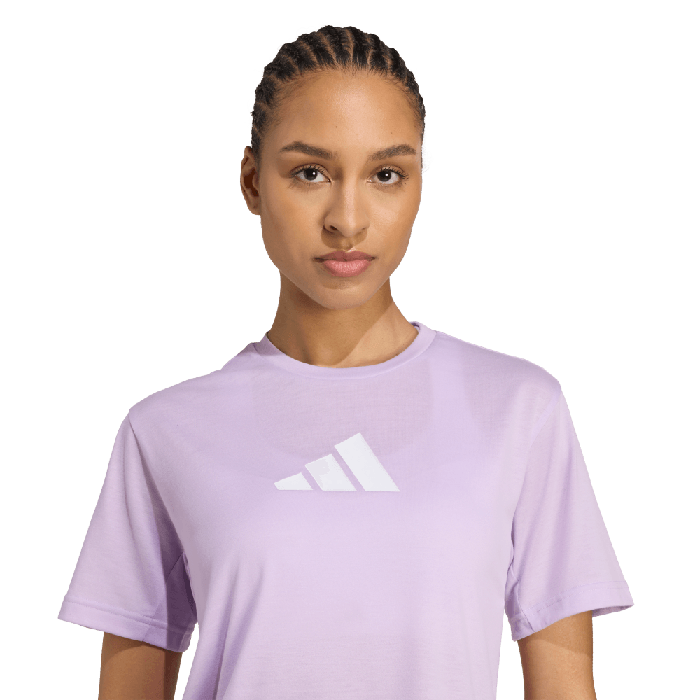 Adidas Camiseta Train Essentia Manga Corta morado de mujer para entrenamiento