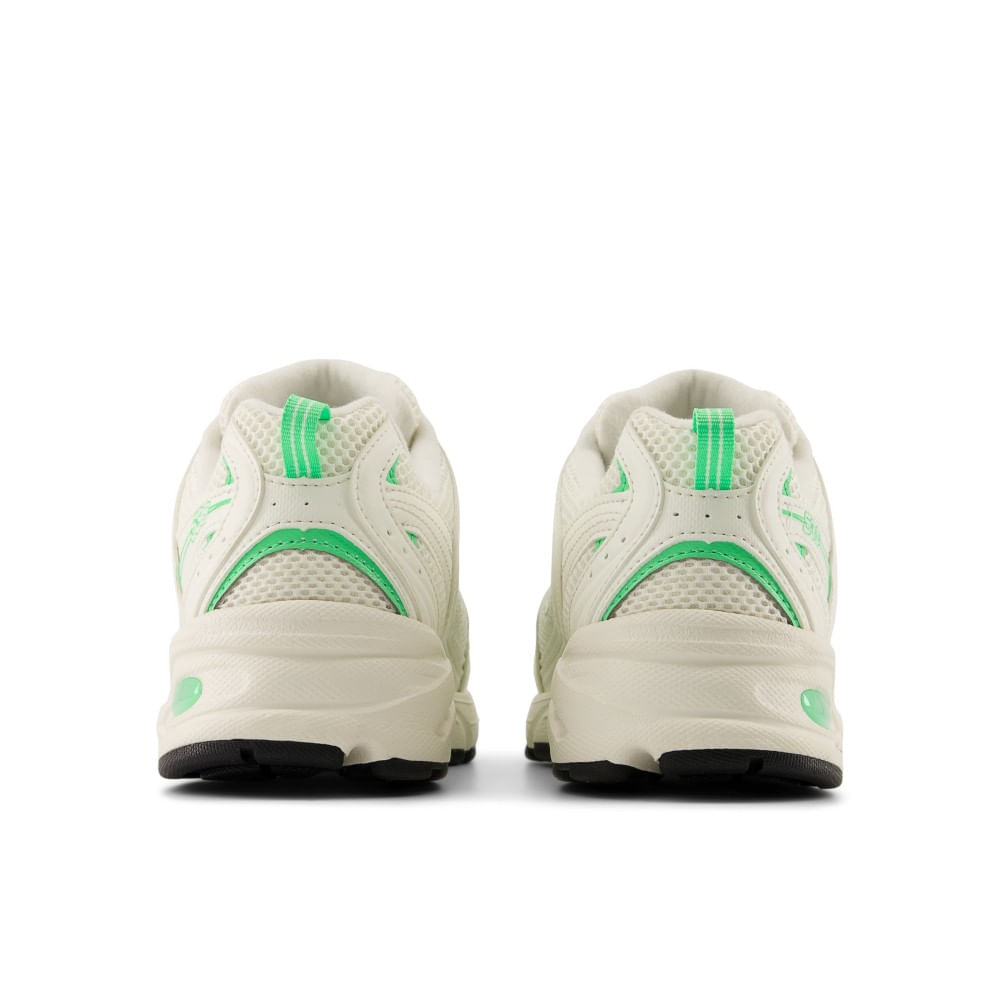 New Balance 530 Tenis blanco de mujer lifestyle