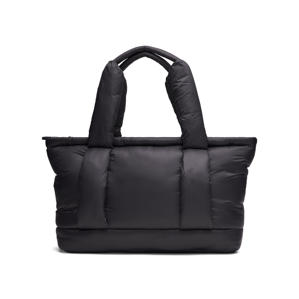 UA Studio Puffer Tote Bolso negro de mujer lifestyle