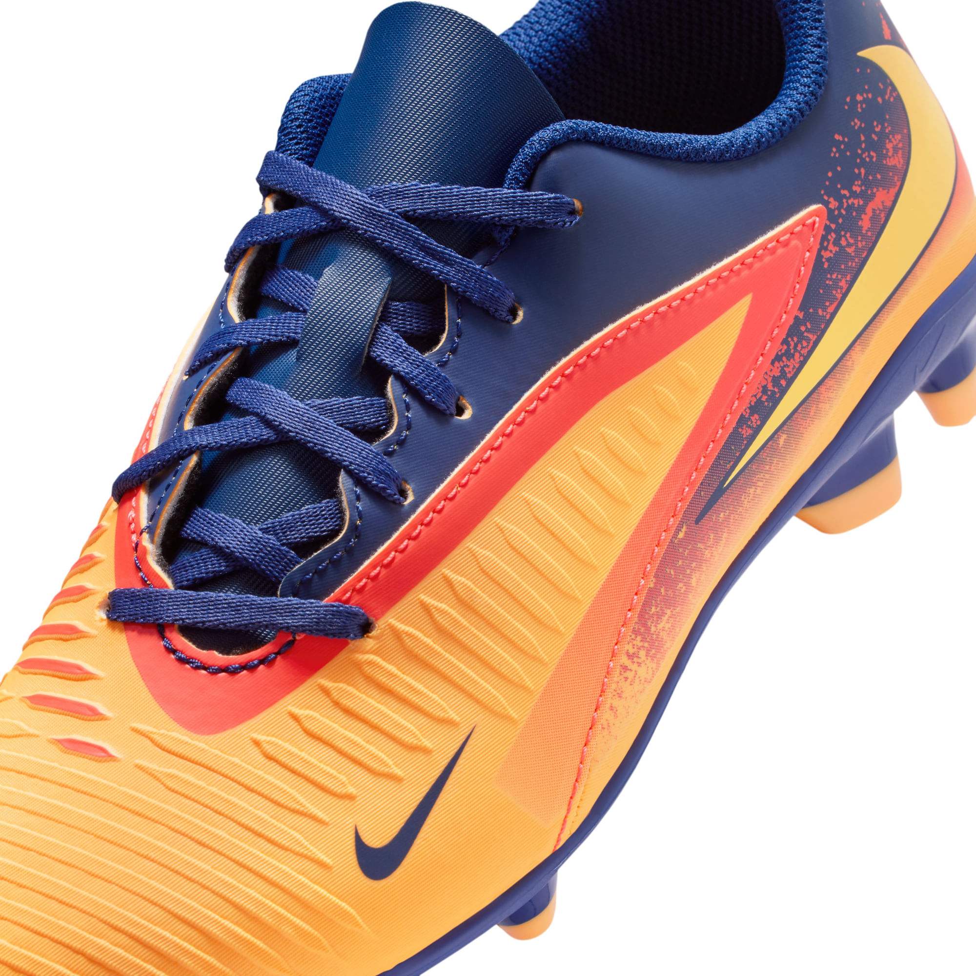 Nike Jr Phantom 6 Low Club Fg/Mg Eh Guayos naranja de niño para futbol