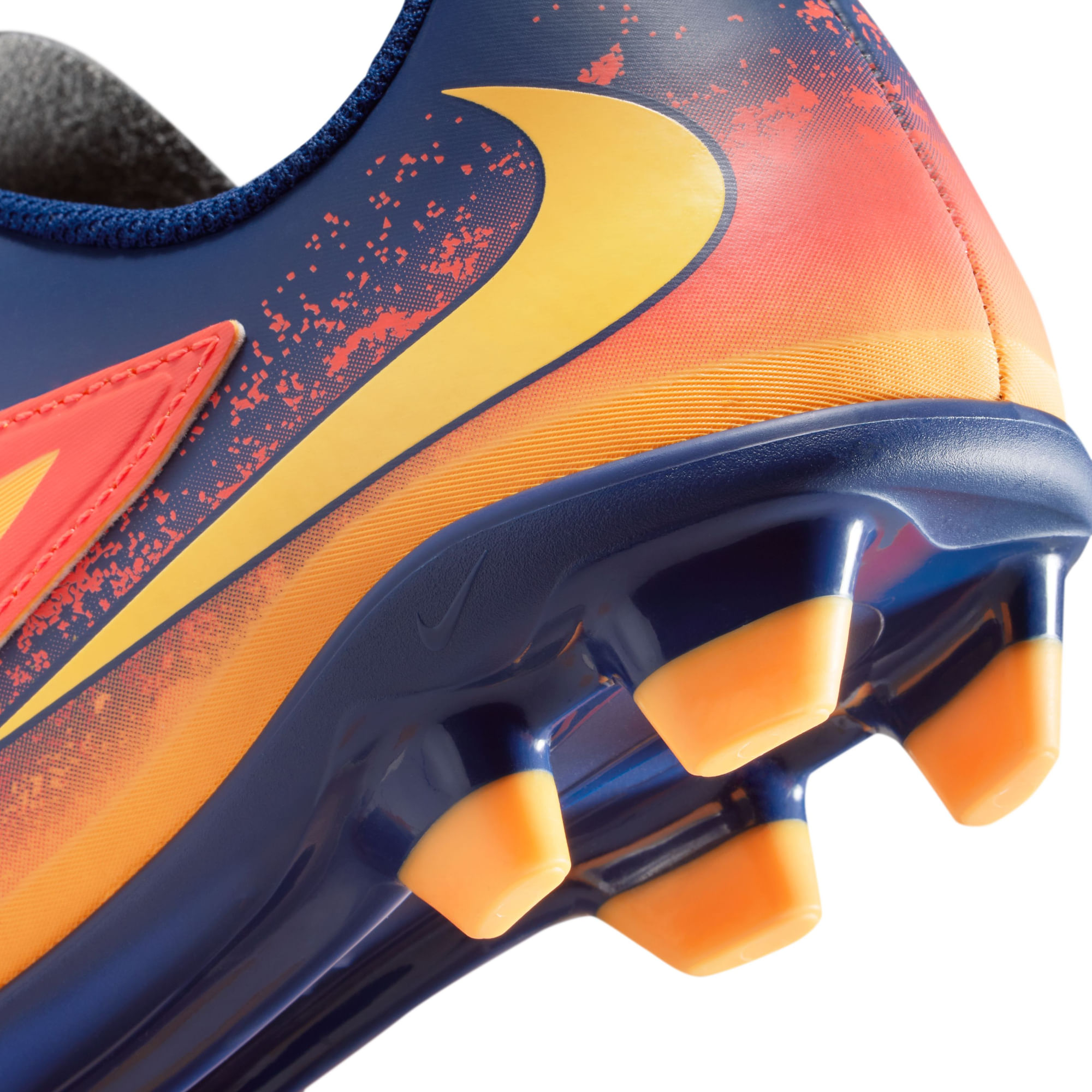 Nike Jr Phantom 6 Low Club Fg/Mg Eh Guayos naranja de niño para futbol