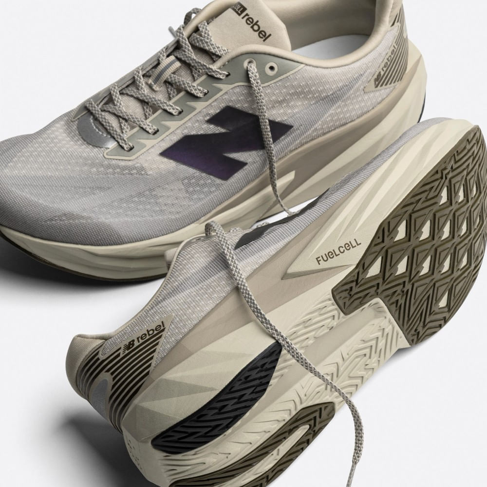 New Balance Rebel V5 Tenis gris de mujer para correr