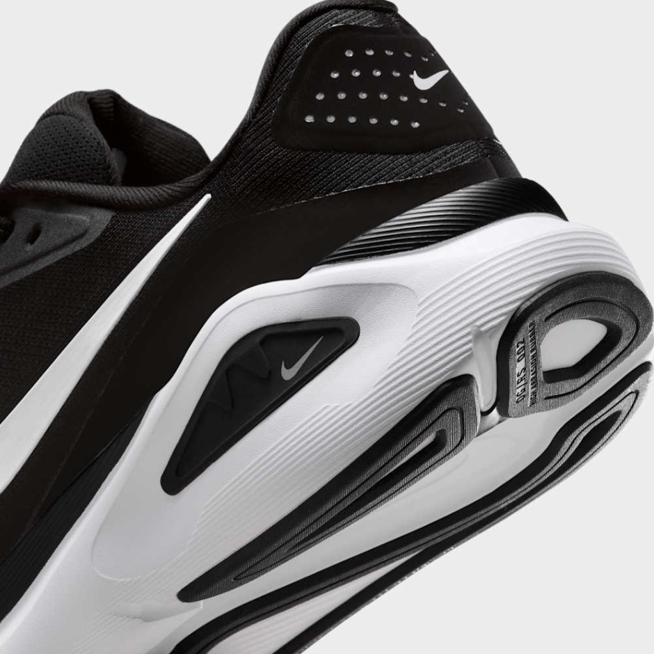 Nike Structure 26 Tenis negro de hombre para correr