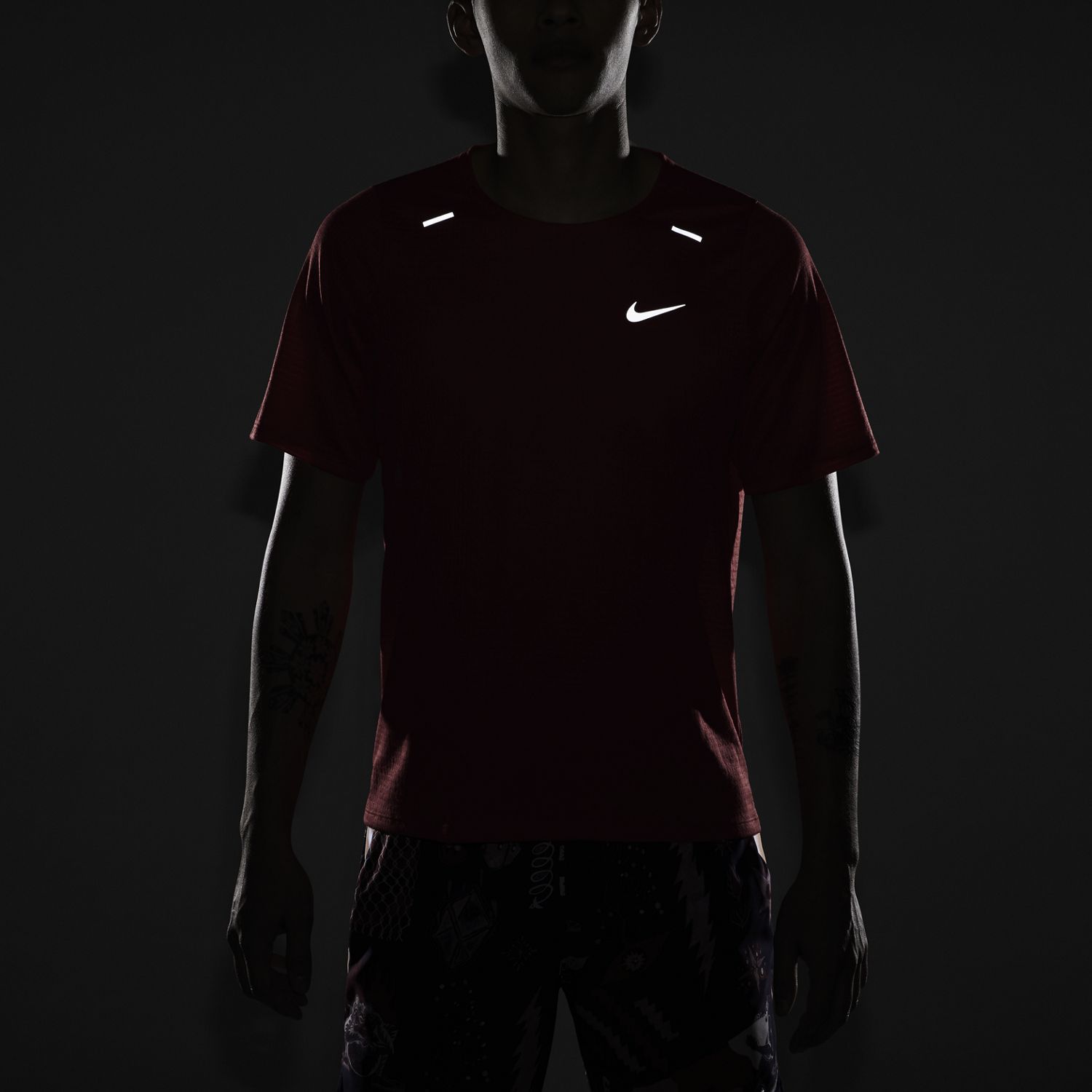 Nike M Nk Rise 365 Ss Camiseta Manga Corta rojo de hombre para correr