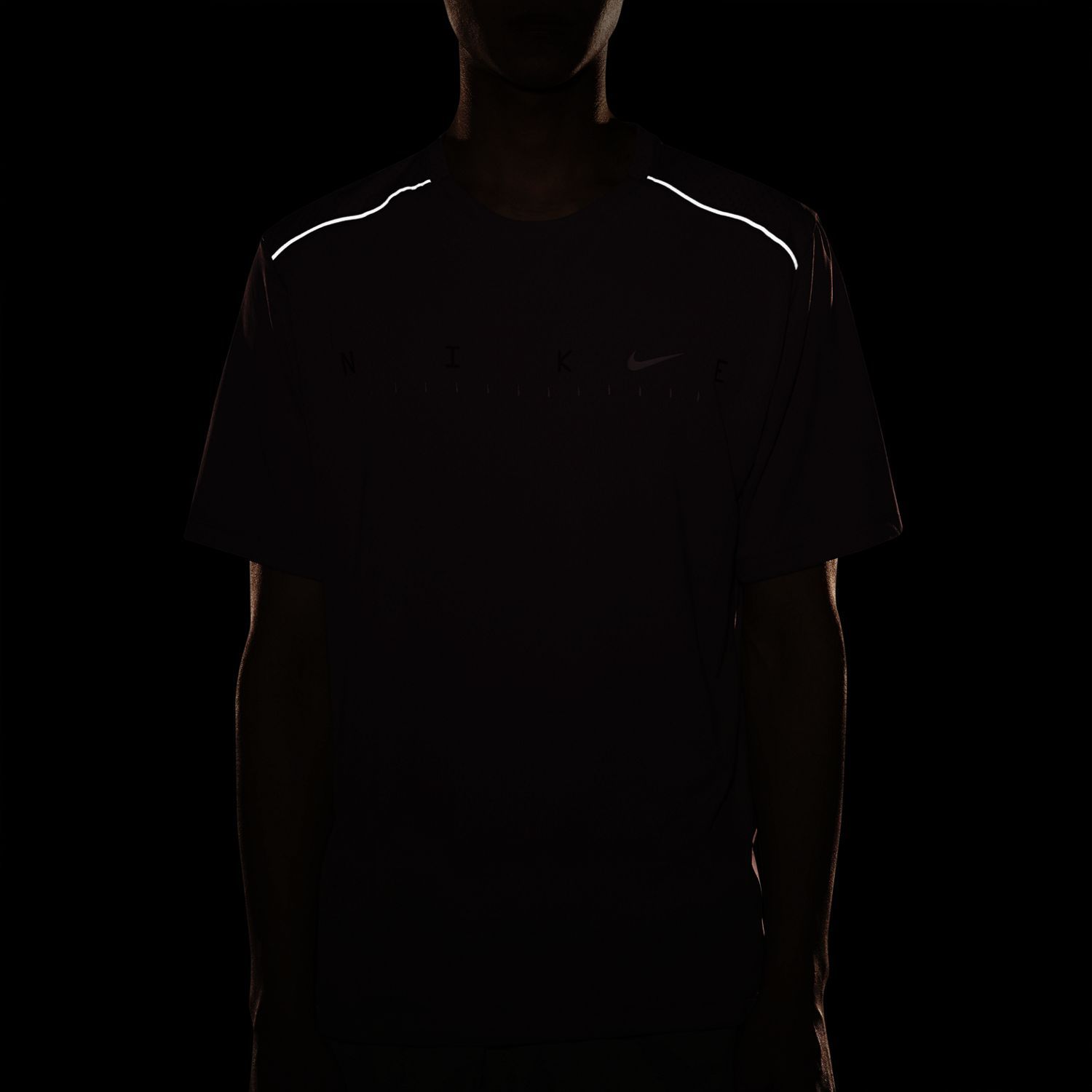 Nike M Nk Dry Miler Ss Tech Po Ff Camiseta Manga Corta morado de hombre para correr