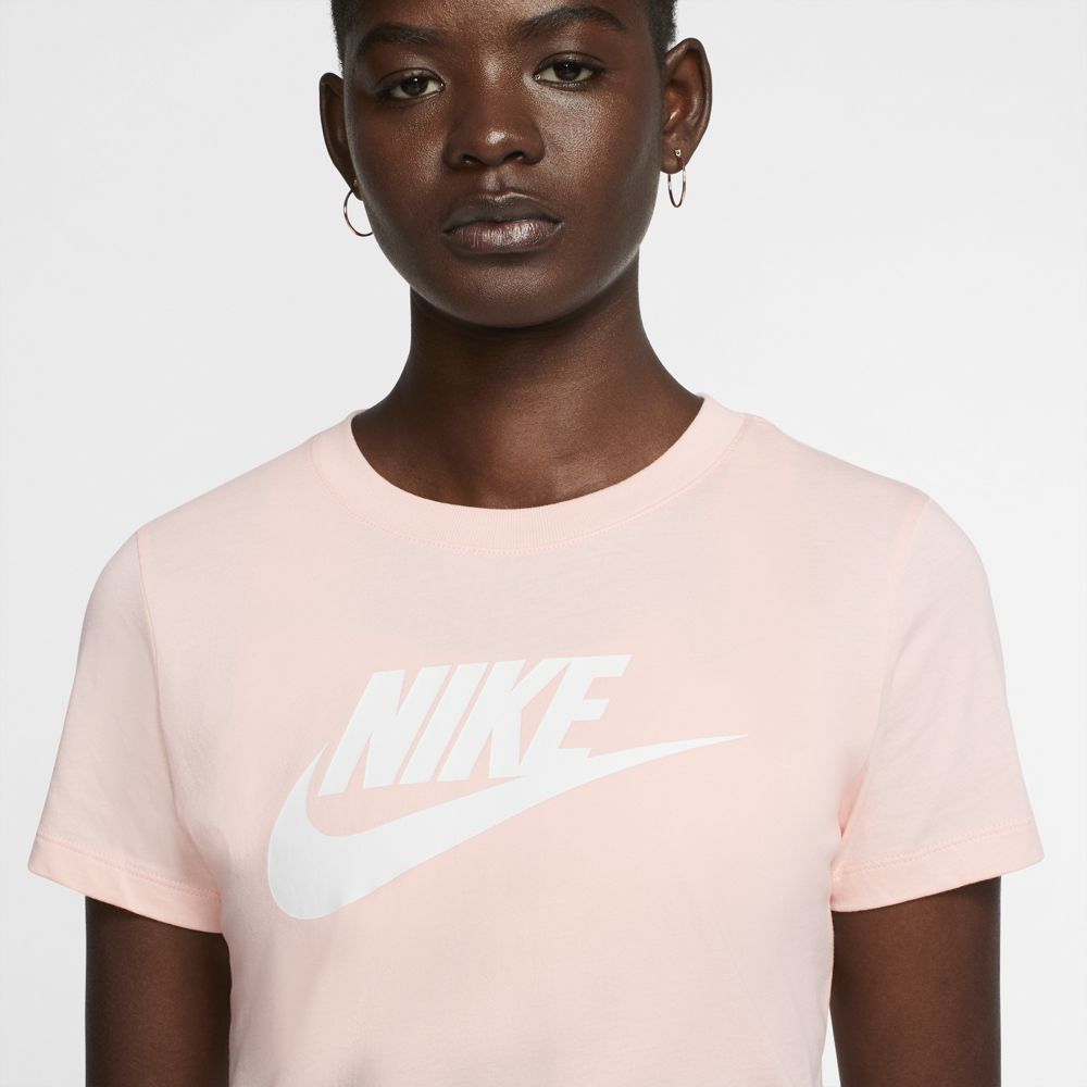 Nike W Nsw Tee Essntl Icon Futura Camiseta Manga Corta rojo de mujer lifestyle