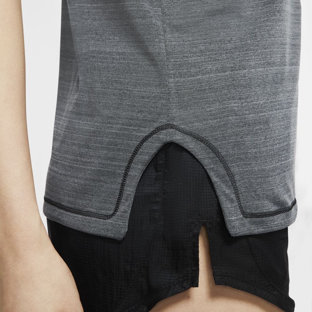 Nike W Nk Icnclsh Tank Better Camiseta Manga Sisa negro de mujer para correr