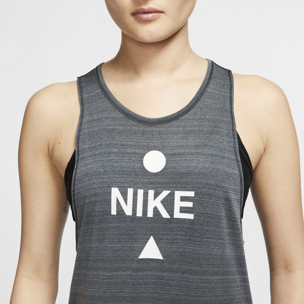 Nike W Nk Icnclsh Tank Better Camiseta Manga Sisa negro de mujer para correr