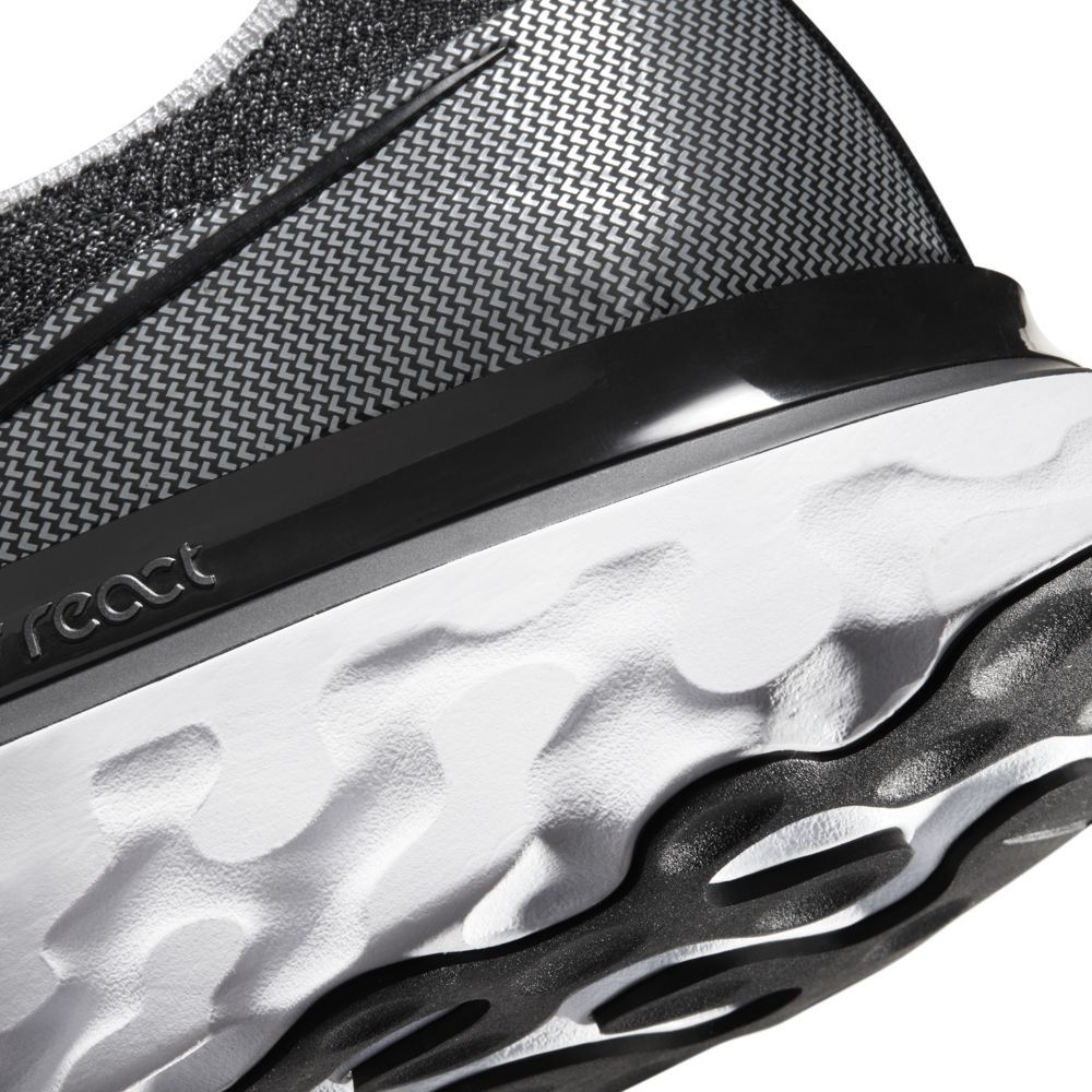 Nike React Infinity Run Fk Tenis negro de hombre para correr