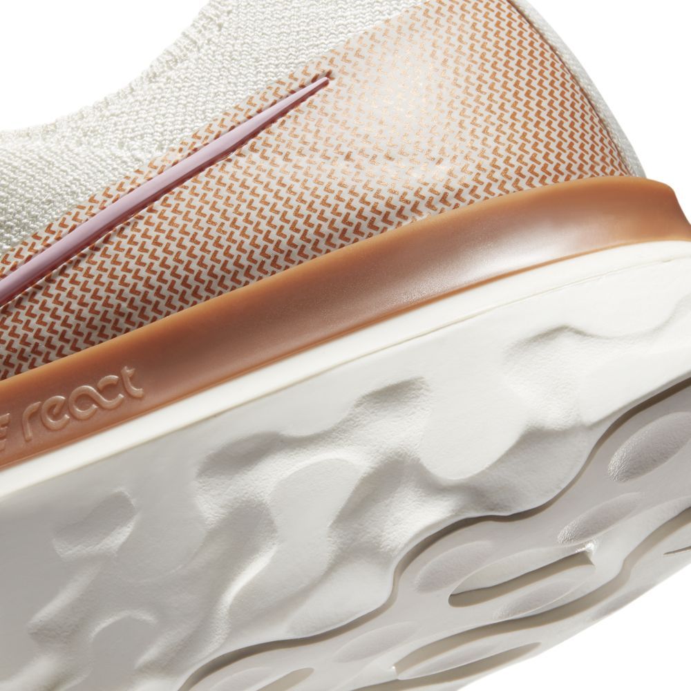 Nike W Nike React Infinity Run Fk Tenis blanco de mujer para correr