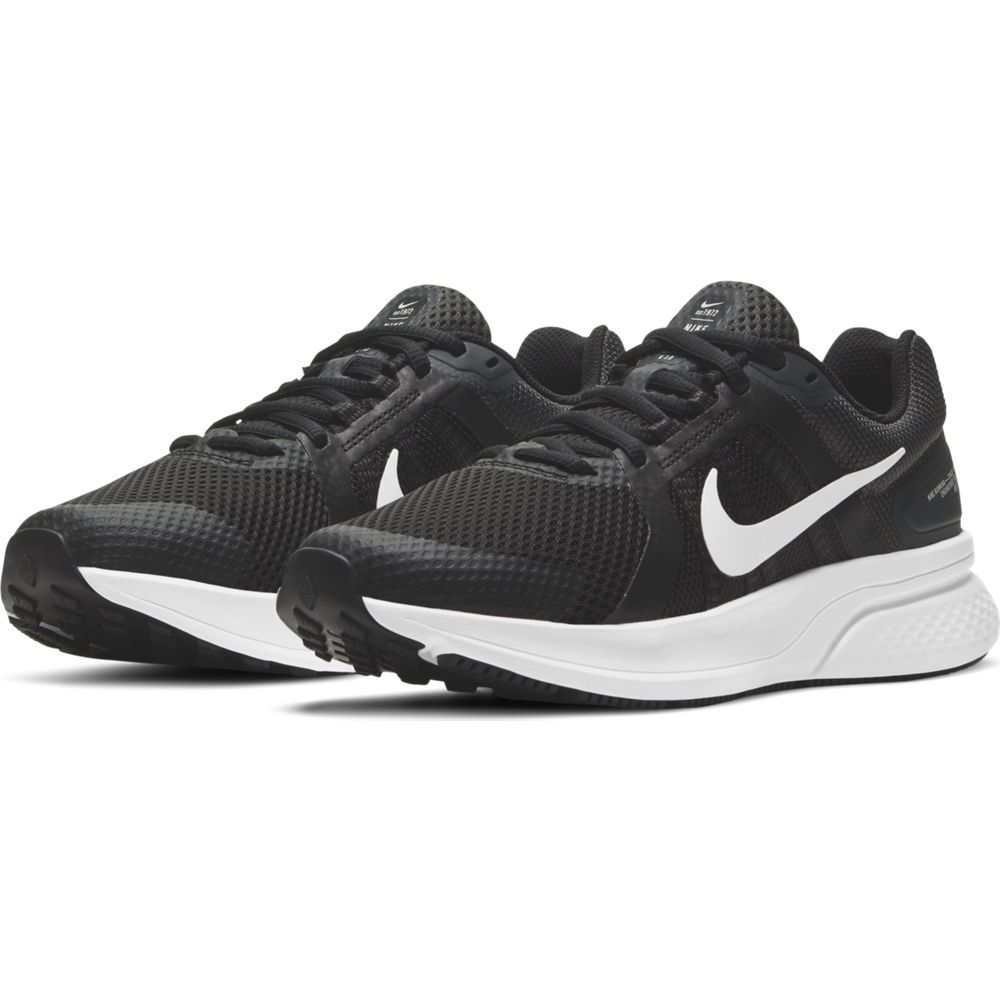 Nike W Nike Run Swift 2 Tenis negro de mujer para correr