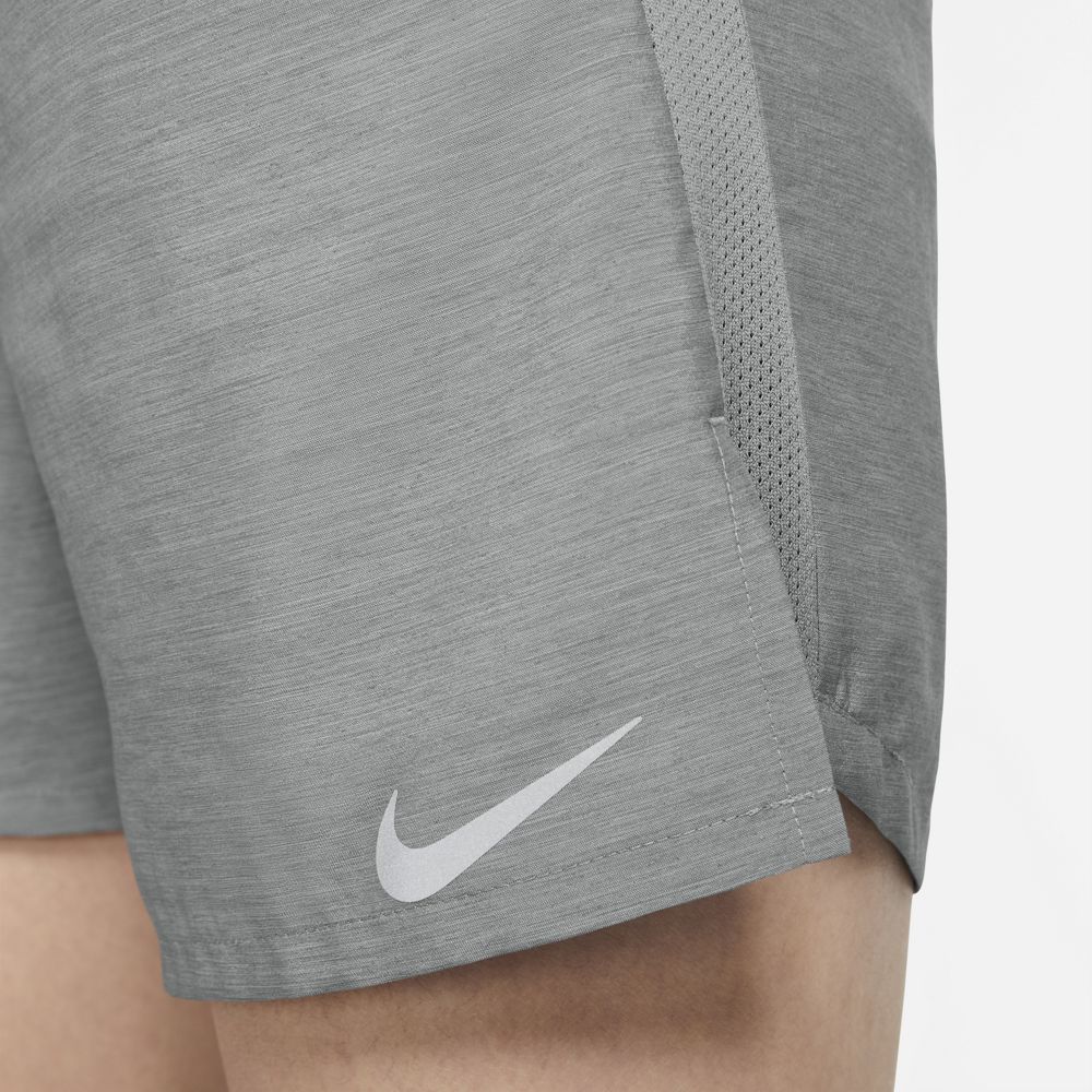 Nike M Nk Df Challenger Short 7Bf Pantaloneta gris de hombre para correr