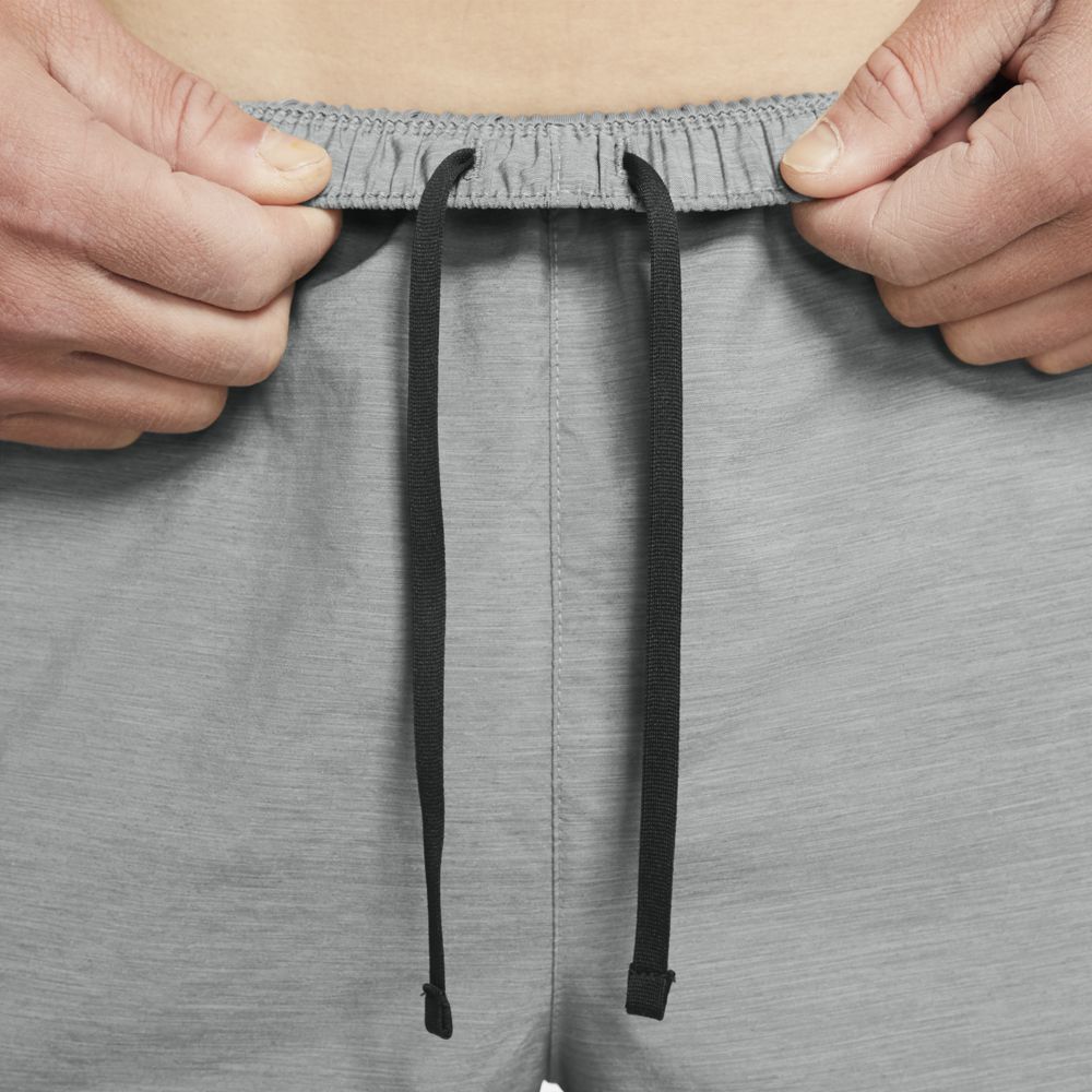 Nike M Nk Df Challenger Short 7Bf Pantaloneta gris de hombre para correr