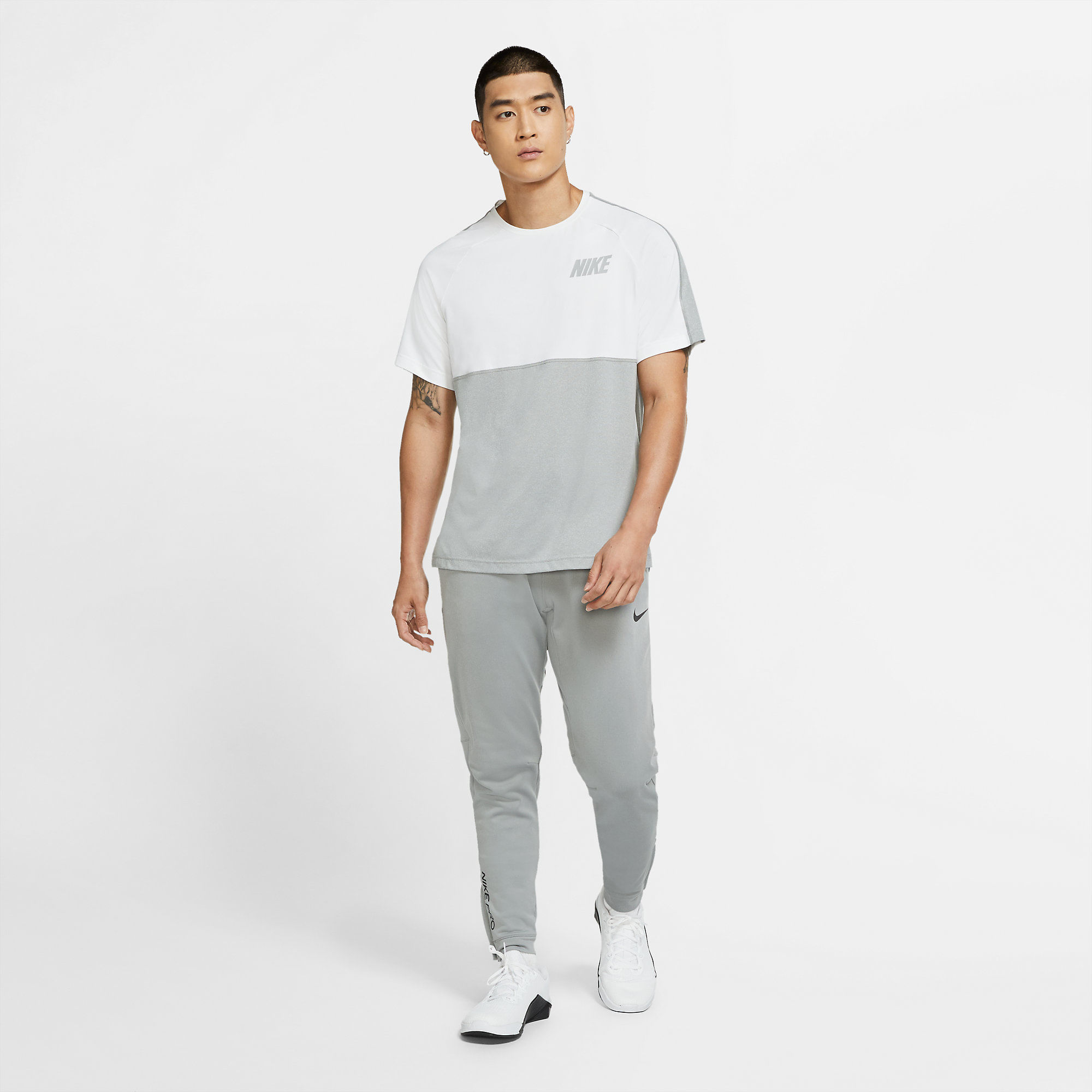 Nike M Nk Top Ss Hpr Dry Mc Camiseta Manga Corta gris de hombre para entrenamiento