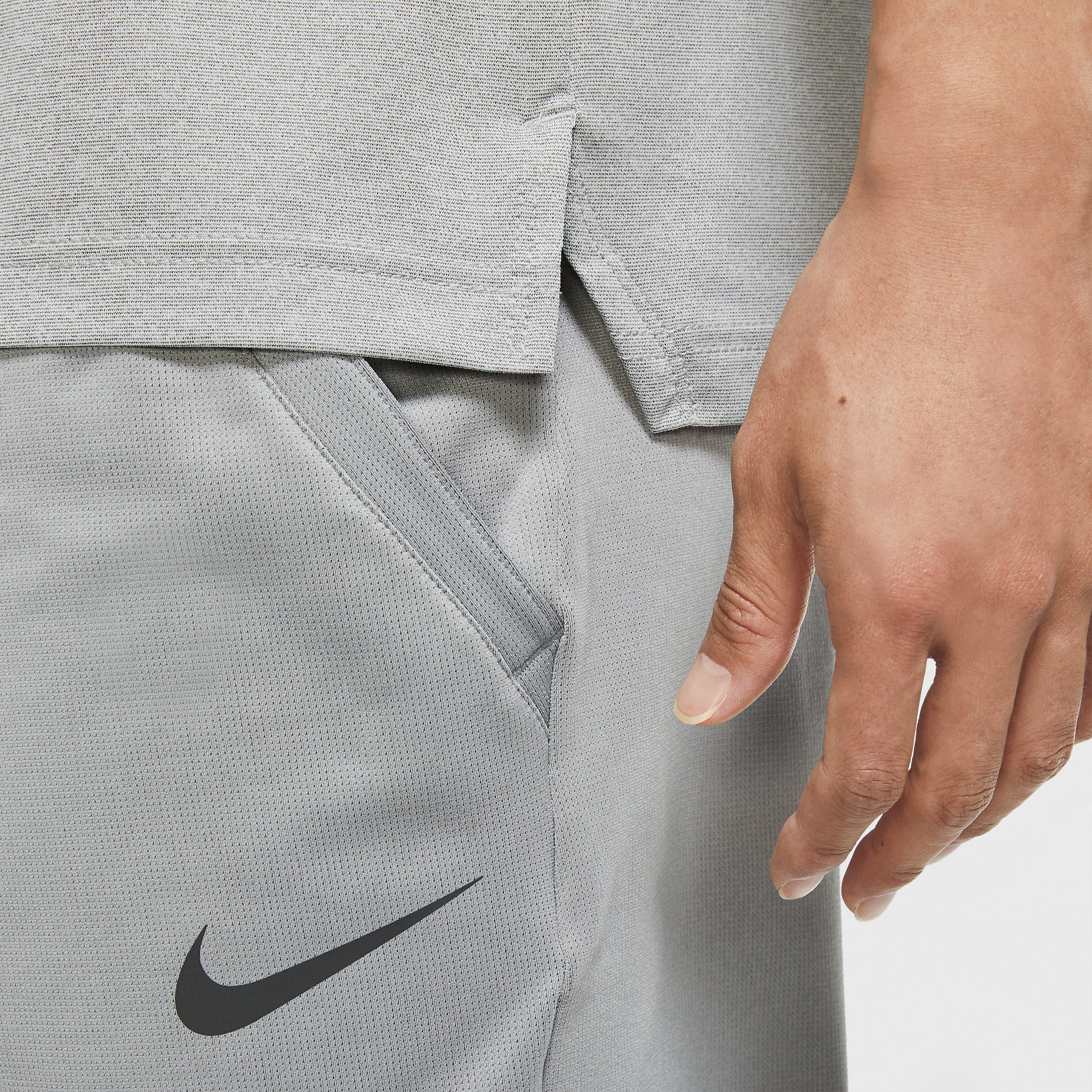 Nike M Nk Top Ss Hpr Dry Mc Camiseta Manga Corta gris de hombre para entrenamiento