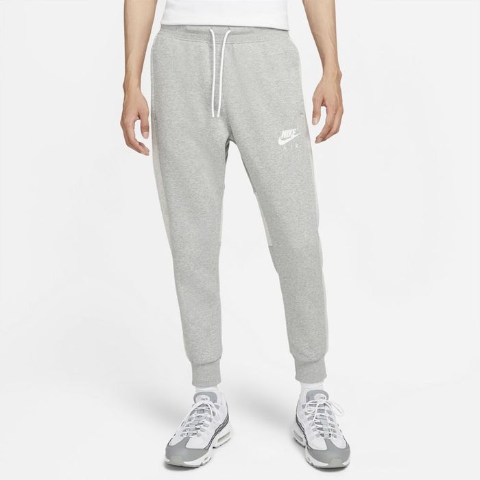 Pantalon-nike-para-hombre-M-Nsw-Nike-Air-Bb-Flc-Pant-para-moda-color-gris.-Frente-Sobre-Modelo