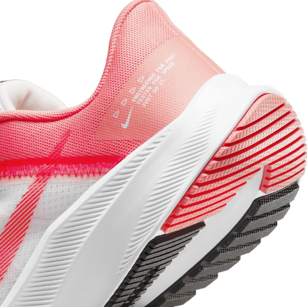 Nike Wmns Nike Quest 4 Tenis blanco de mujer para correr