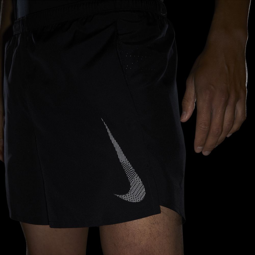 Nike M Nk Df Run Dvn Chlgr Shrt 5Bf Pantaloneta negro de hombre para correr