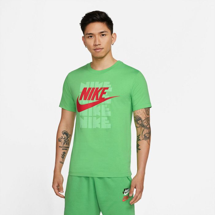 Camiseta-Manga-Corta-nike-para-hombre-M-Nsw-Tee-Trend-Gx-para-moda-color-verde.-Frente-Sobre-Modelo