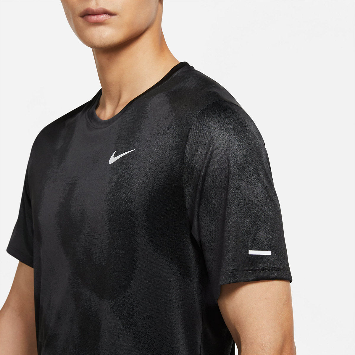 Nike M Nk Df Wild Run Miler Pr Ss Camiseta Manga Corta negro de hombre para correr