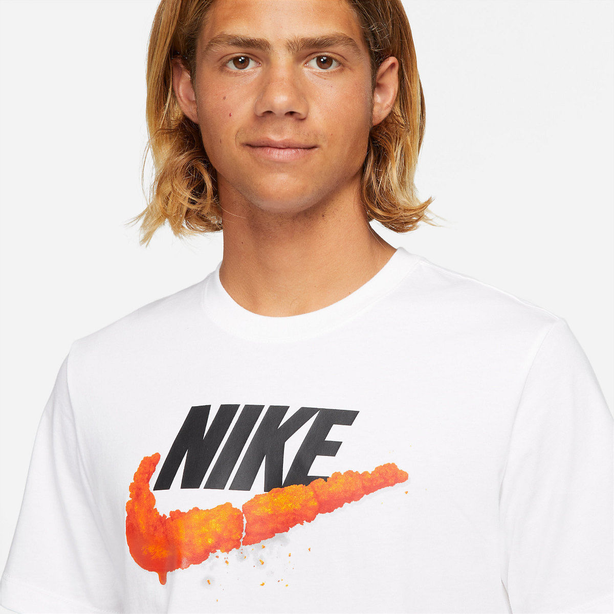 Nike M Nsw Chicken Sole Food Tee Camiseta Manga Corta blanco de hombre lifestyle