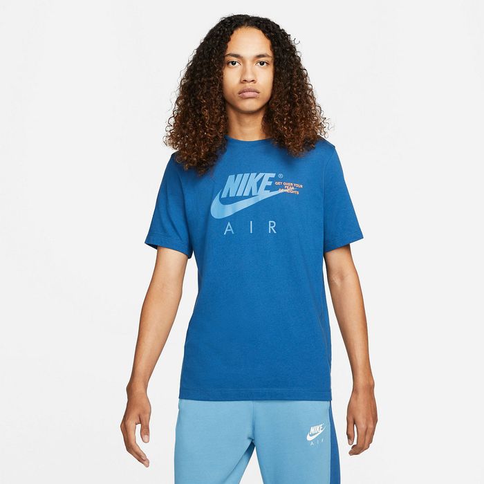 Camiseta-Manga-Corta-nike-para-hombre-M-Nsw-Tee-Nike-Air-Gx-2-para-moda-color-azul.-Frente-Sobre-Modelo