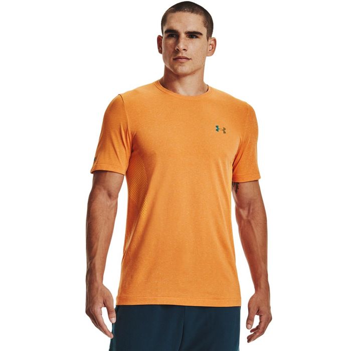 Camiseta-Manga-Corta-under-armour-para-hombre-Ua-Rush-Seamless-Ss-para-entrenamiento-color-naranja.-Frente-Sobre-Modelo