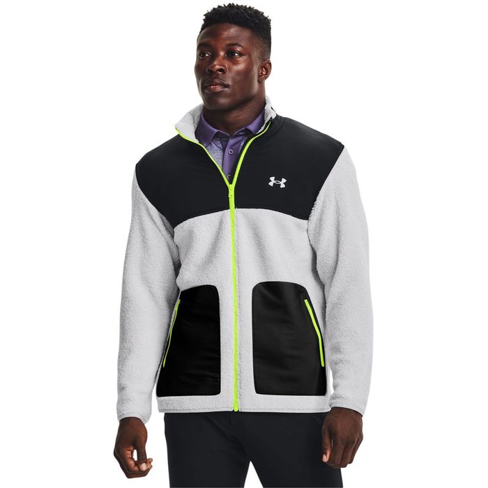Chaqueta-under-armour-para-hombre-Ua-Sweaterfleece-Pile-Fz-para-golf-color-gris.-Frente-Sobre-Modelo