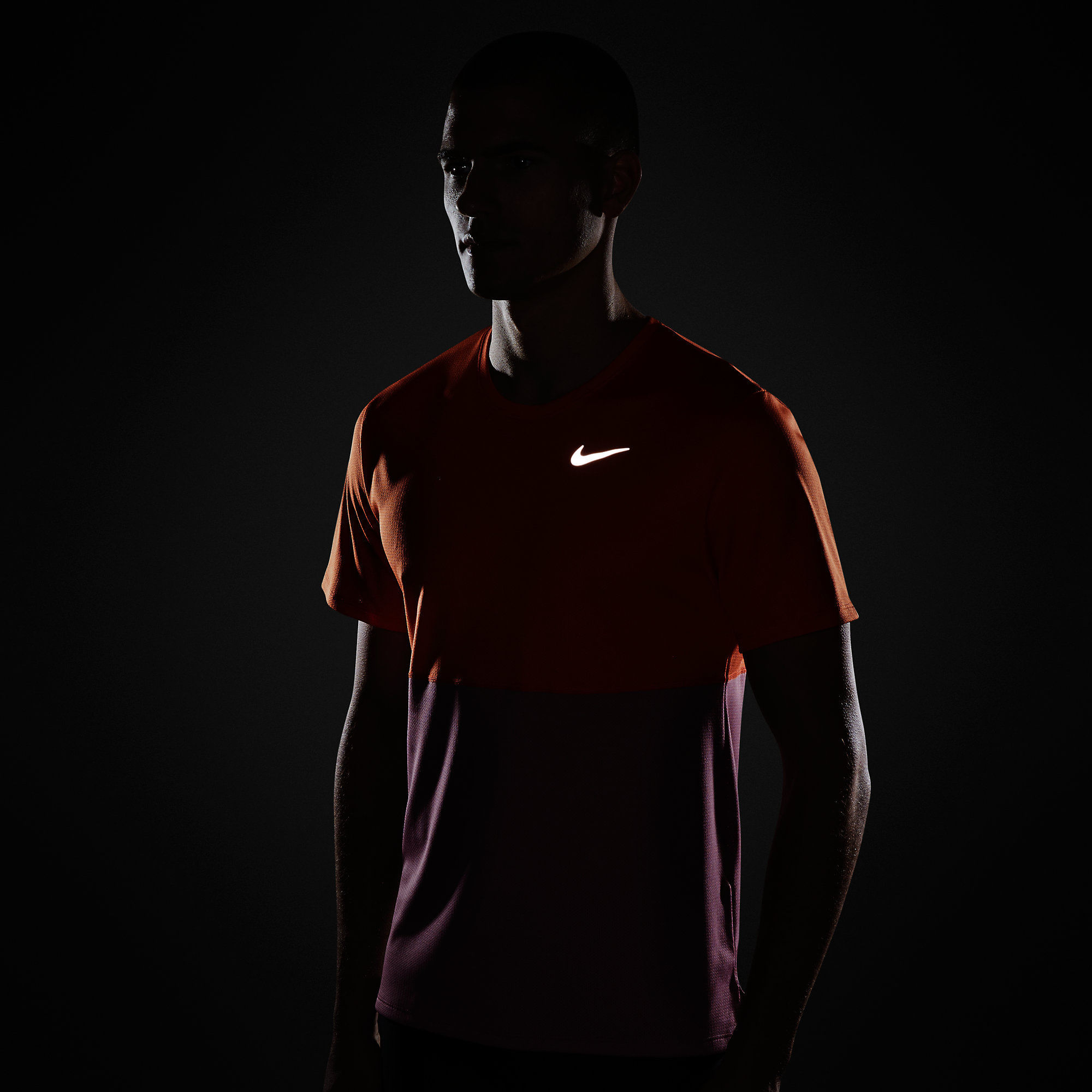 Nike M Nk Breathe Run Top Ss Camiseta Manga Corta naranja de hombre para correr