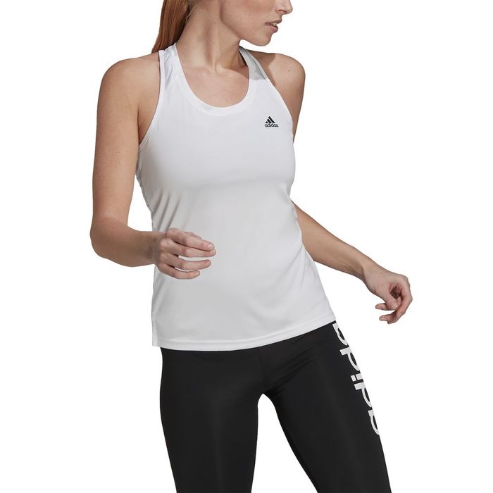Camiseta-Manga-Sisa-adidas-para-mujer-W-3S-Tk-para-entrenamiento-color-blanco.-Frente-Sobre-Modelo