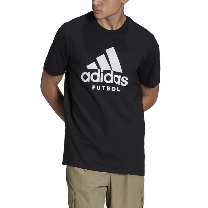 Camiseta-Manga-Corta-adidas-para-hombre-M-Futbol-G-T-para-futbol-color-negro.-Frente-Sobre-Modelo