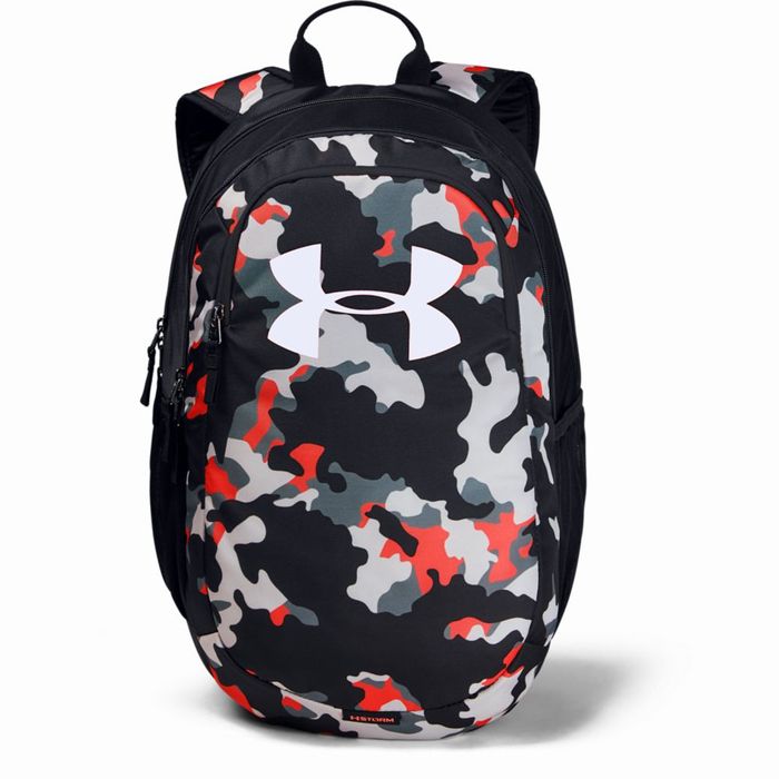 Morral-under-armour-unisex-Ua-Scrimmage-2.0-Backpack-para-entrenamiento-color-gris.-Frente-Sin-Modelo