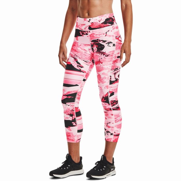 Capri-under-armour-para-mujer-Ua-Hg-Armour-Print-7-8-Legging-para-entrenamiento-color-rosado.-Frente-Sobre-Modelo