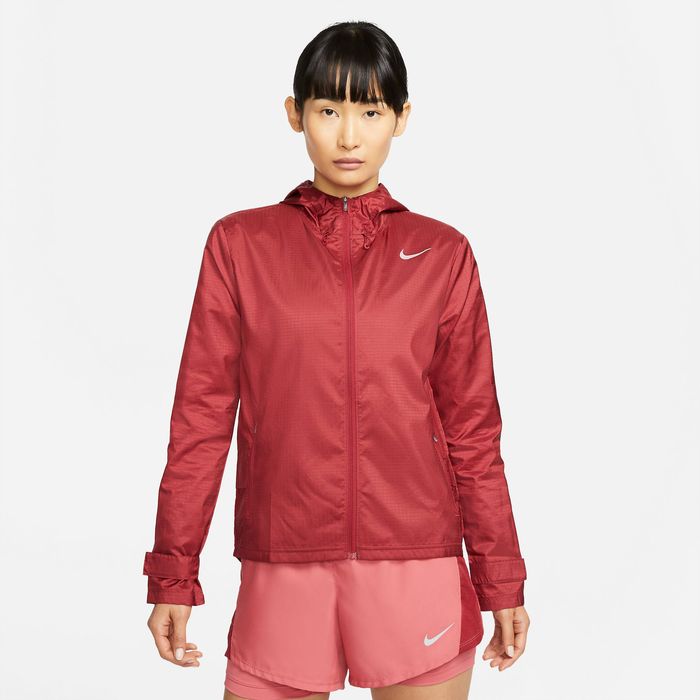Chaqueta-nike-para-mujer-W-Nk-Essential-Jacket-para-correr-color-rosado.-Frente-Sobre-Modelo