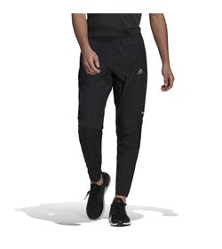 Pantalon-adidas-para-hombre-Own-The-Run-Pan-para-correr-color-negro.-Frente-Sobre-Modelo