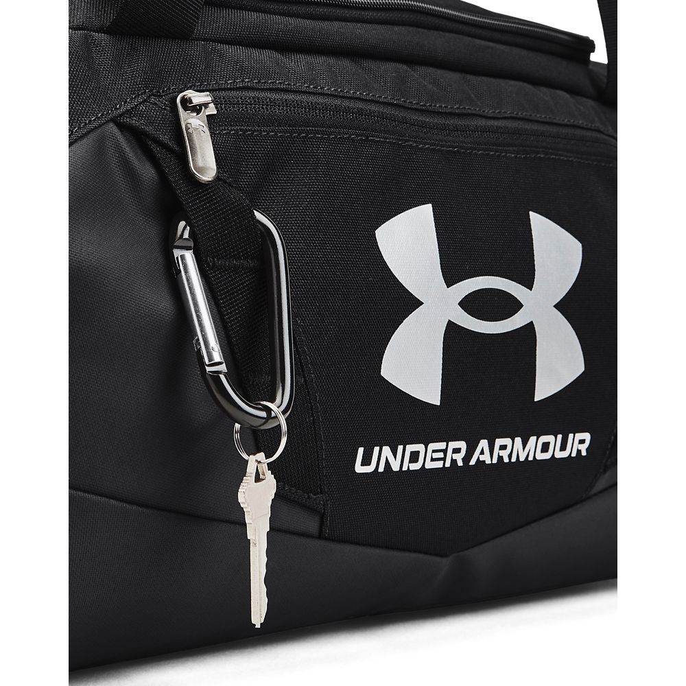 UA Undeniable 5.0 Duffle Xs Maletín negro de hombre para entrenamiento
