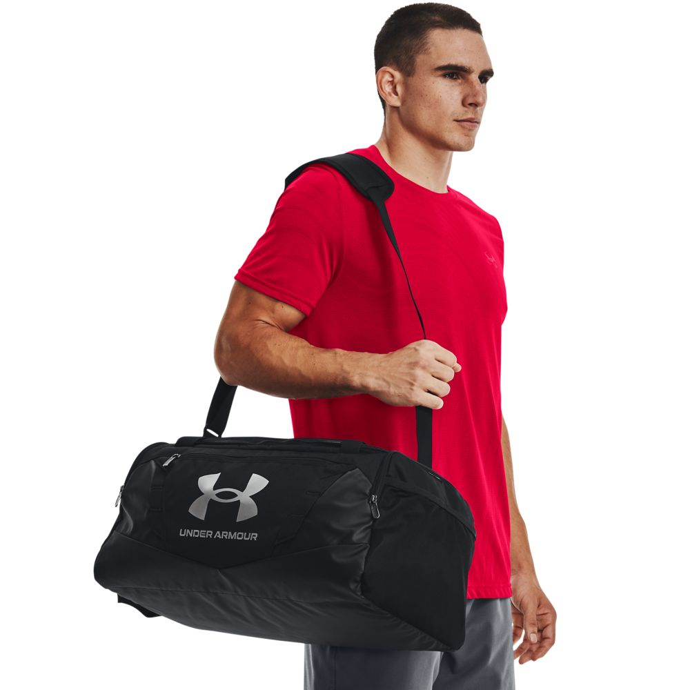 UA Undeniable 5.0 Duffle Sm Maletín negro de hombre para entrenamiento