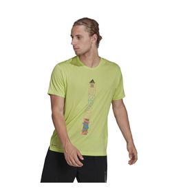 Camiseta-Manga-Corta-adidas-para-hombre-Agravic-Shirt-para-outdoor-color-verde.-Frente-Sobre-Modelo