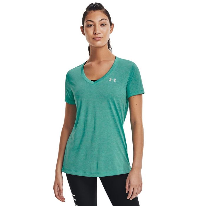 Camiseta-Manga-Corta-under-armour-para-mujer-Tech-Ssv---Twist-para-entrenamiento-color-verde.-Frente-Sobre-Modelo