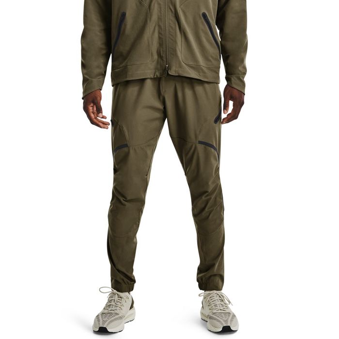 Pantalon-under-armour-para-hombre-Ua-Unstoppable-Cargo-Pants-para-entrenamiento-color-verde.-Frente-Sobre-Modelo