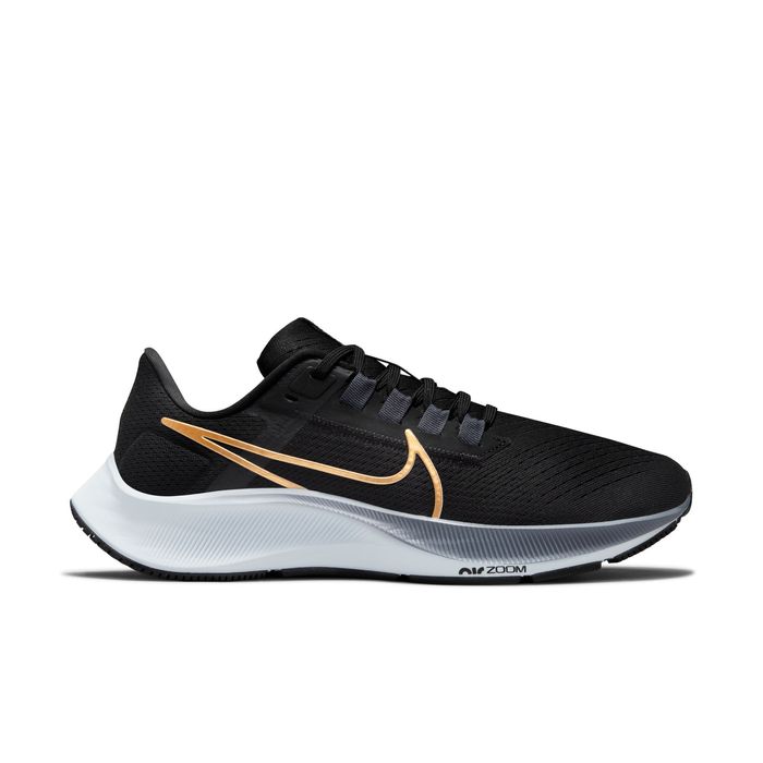 Tenis-nike-para-mujer-Wmns-Nike-Air-Zoom-Pegasus-38-para-correr-color-negro.-Lateral-Externa-Derecha