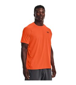 Camiseta-Manga-Corta-under-armour-para-hombre-Ua-Tech-2.0-Ss-Tee-Novelty-para-entrenamiento-color-naranja.-Frente-Sobre-Modelo