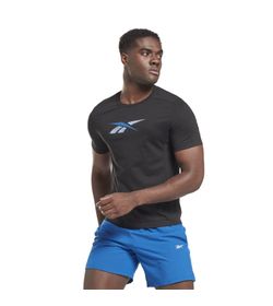 Camiseta-Manga-Corta-reebok-para-hombre-Ts-Speedwick-Gr-Athlete-T-para-entrenamiento-color-negro.-Frente-Sobre-Modelo