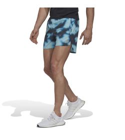 Pantaloneta-adidas-para-hombre-Run-Icons-Short-para-correr-color-multicolor.-Frente-Sobre-Modelo