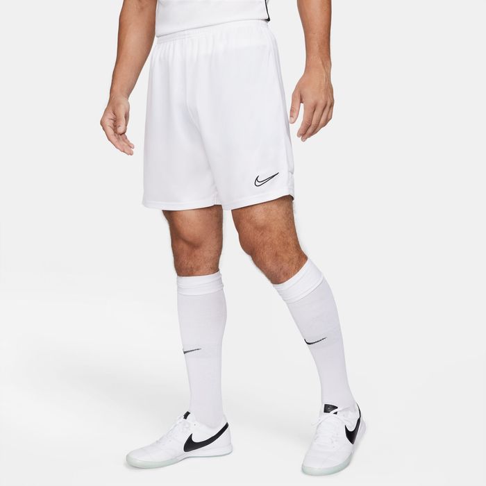 Pantaloneta-nike-para-hombre-M-Nk-Dry-Acd21-Short-K-para-futbol-color-blanco.-Frente-Sobre-Modelo